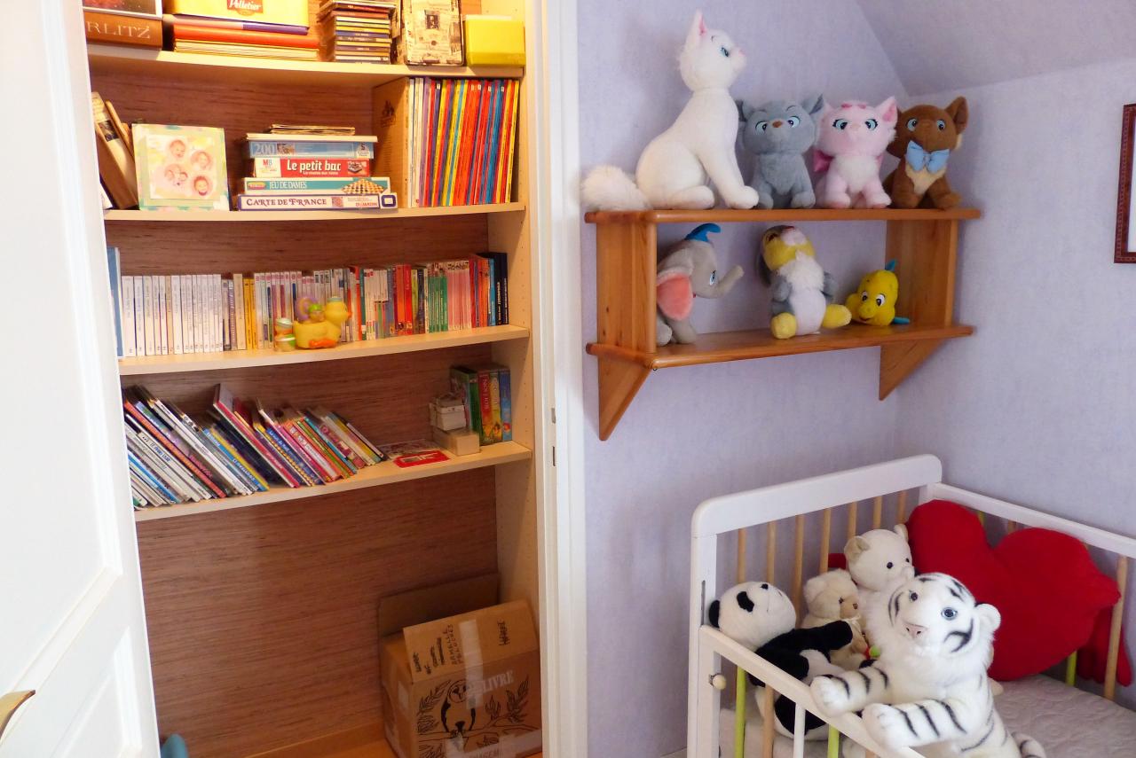 Chambre 2, bibliothèque ou dressing