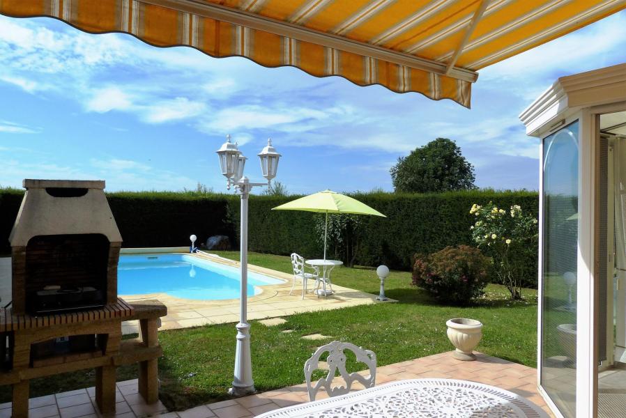 Exterieur jardin maison piscine chevry cossigny 10