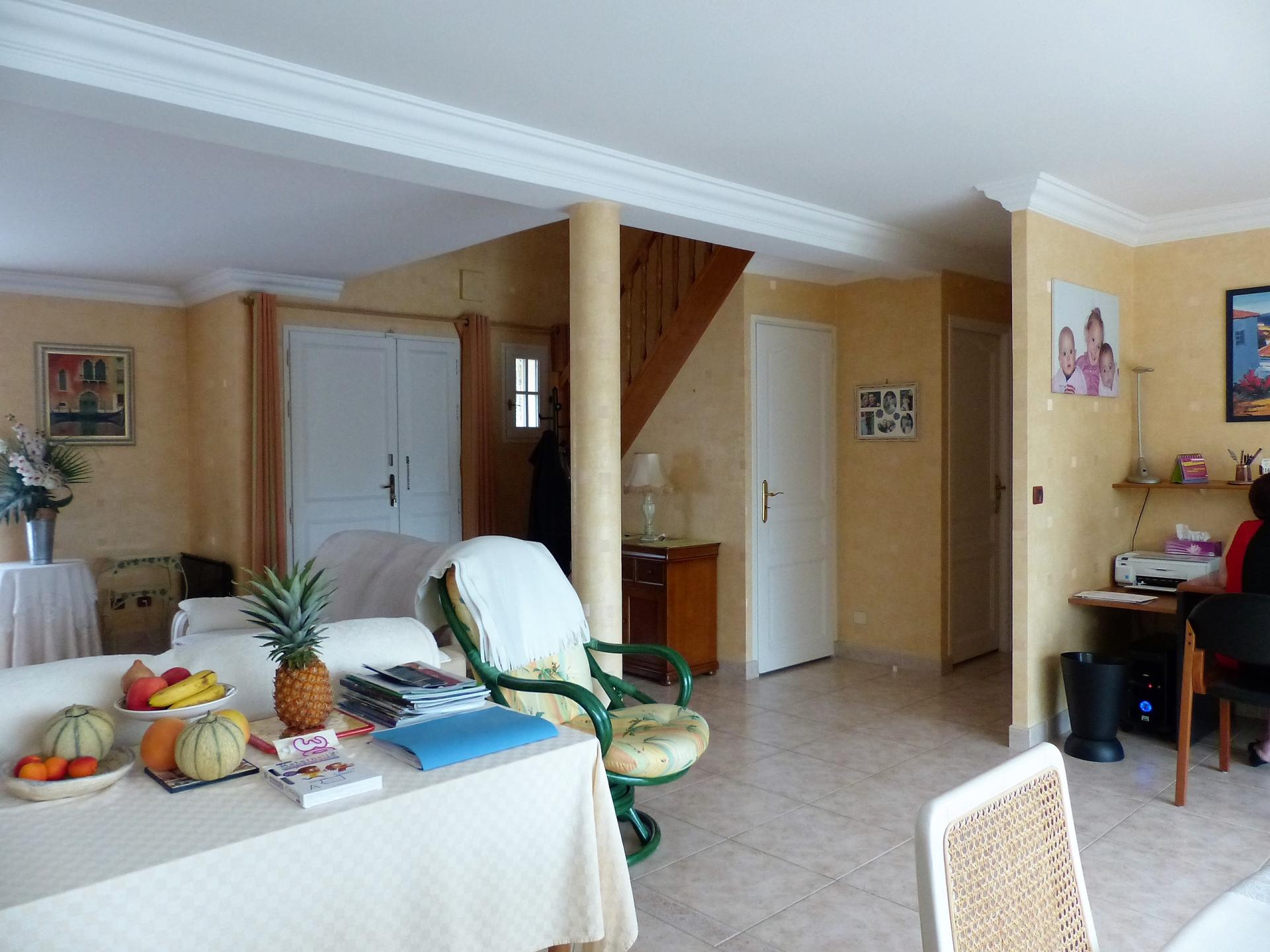 Rez de chaussee maison piscine chevry cossigny 1